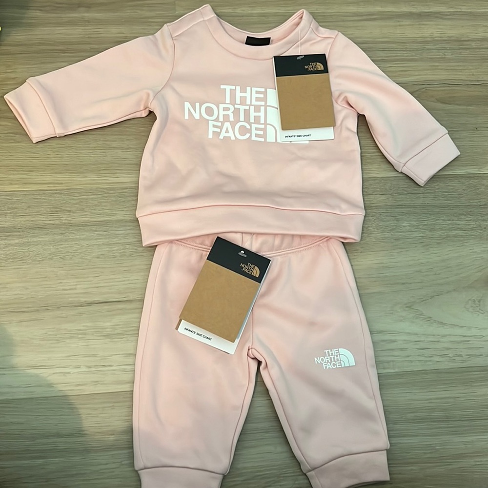 NWT The North Face baby matching set in baby pink